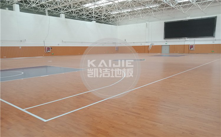 山東鄒城*一中學(xué)孟子湖校區(qū)學(xué)校體育館木地板項目——凱潔體育地板
