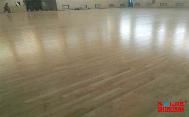 籃球場木地板如何營造個性化色彩