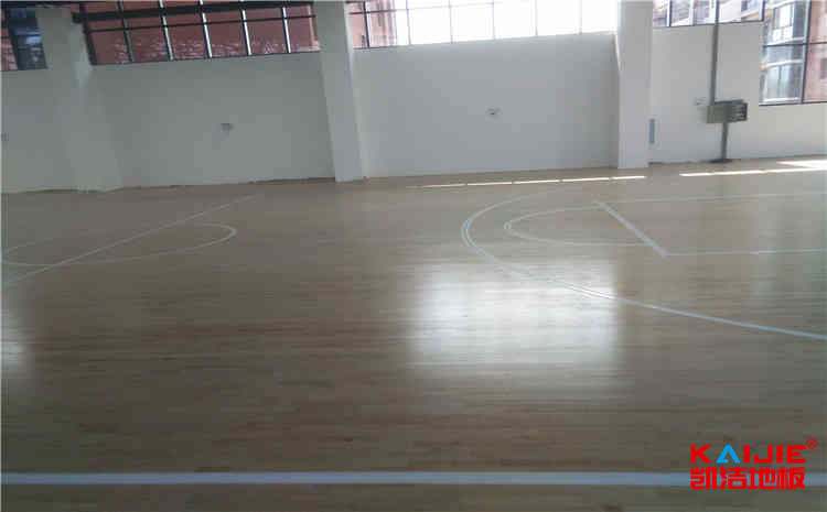 訓(xùn)練館體育運(yùn)動地板價格是多少